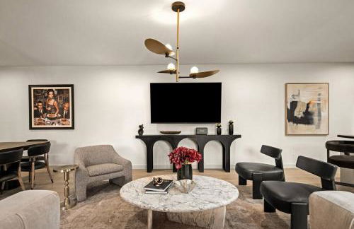 2Linkd Homes | 9BR•All Private Baths | Pool |Gated - Foto 16