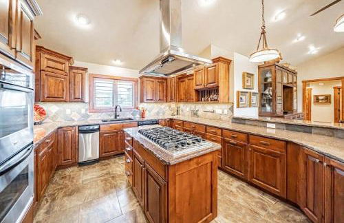 Upscale Hot Tub Wildlife Views - Photo 18