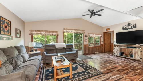 Lakefront Phelps Cabin with Boat Dock and Water Toys! - Foto 3