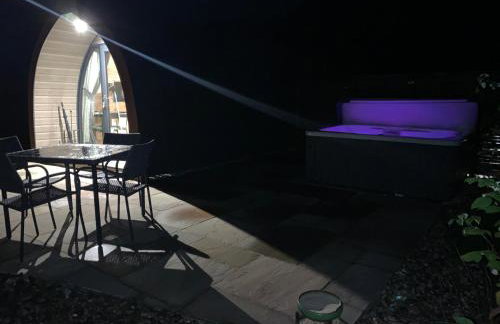 Red Squirrel Pod with Hot Tub - Foto 37