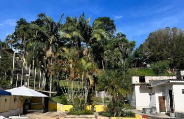 Chácara Casa Amarela - estrutura completa de lazer - ambientes elegantes e exclusivos - campo de futebol e bocha - piscina - lareiras - 10 min Rota do Vinho - Foto 71