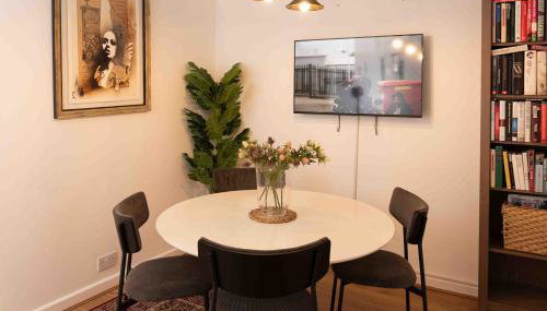 2 Bedroom Flat by Haggerston Station - Foto 2