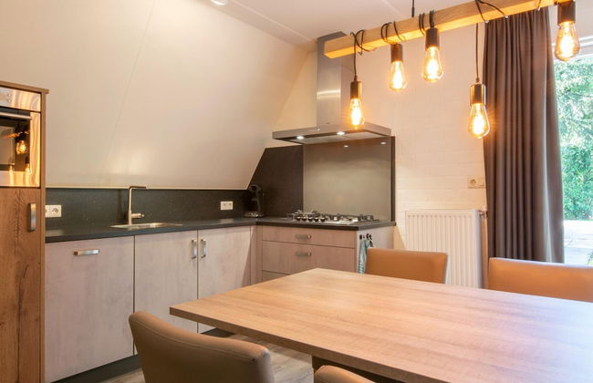 Cozy Woodland Getaway - Photo 15