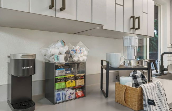 Comfortable Kirkland Home for Family & Remote Work - Photo 11