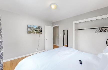 Peaceful retreat in quite neighborhood - Photo 21