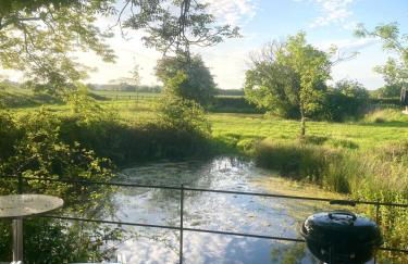 The Water Shack - Amazing tiny house retreat - Foto 7