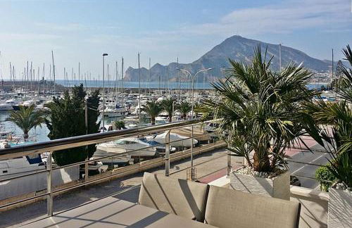 Luxe vakantieappartement aan de jachthaven van Altea met frontaal zeezicht - Photo 2