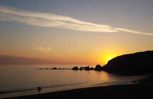 Modern Beach House overlooking the Sea - Foto 48