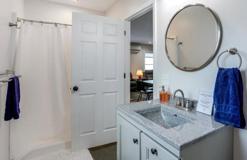 Patio and Parking! Modern Bunkhouse Near Lake Erie - Foto 16