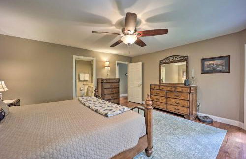 Lakefront Getaway with Private Dock and Kayaks! - Foto 14