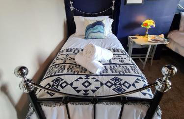 Rumer Hill House a unique boutique styled place to stay in Cannock close to A5 the McArthur Glen outlet - Foto 26