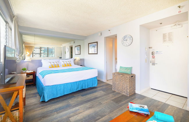 Cozy Studios at Aloha Surf Close to Waikiki Beach - Photo 10