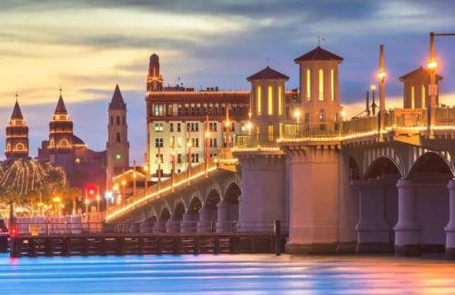 Downtown Loft- Steps away from Plant Riverside! - Foto 16