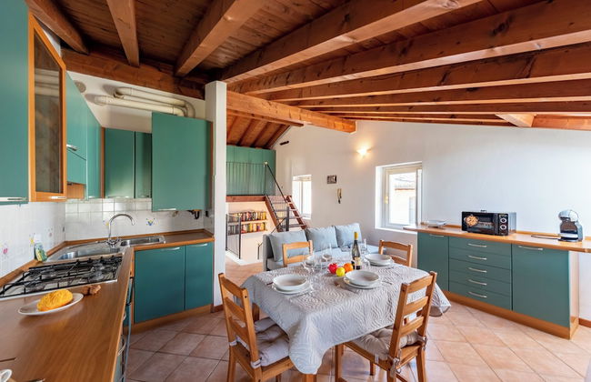 Bruno House Lakeview & Shared Pool - Photo 11