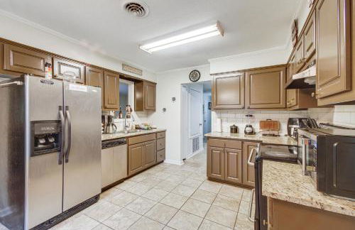 Jackson Home with Patio, 2 Grills and Ping-Pong Table! - Foto 2