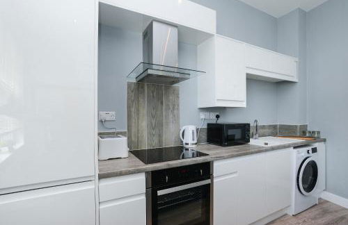 Arena Apartments - Stylish and Homely Apartments by the Ice Arena with Parking - Photo 7