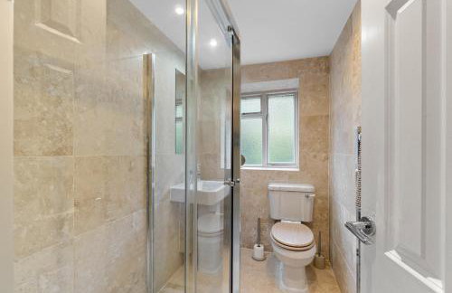 NEW 2024 Modern Luxury Holiday Home on the Beach in Devon - Free Parking, Pets Welcome, Sleeps 10 - Foto 8