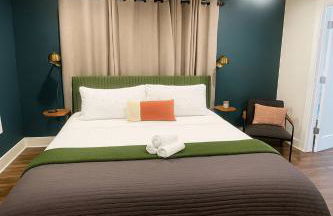 Sleeps 10 + Coffee bar + Game Room + Train to CHGO - Foto 14