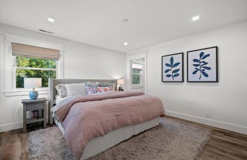 Luxury Lakeview Stay | Main&Guest House, Sleeps 10 - Foto 3