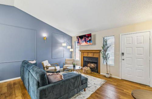 Kings, 75" TV & Backyard Fun - NearWesley - Foto 22