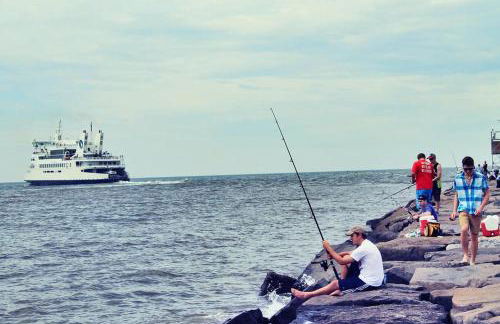 A Shore Thing - Spacious House w Large Deck, BBQ, Linens & Pet Friendly - Foto 24