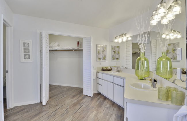 By the Sea - Foto 21