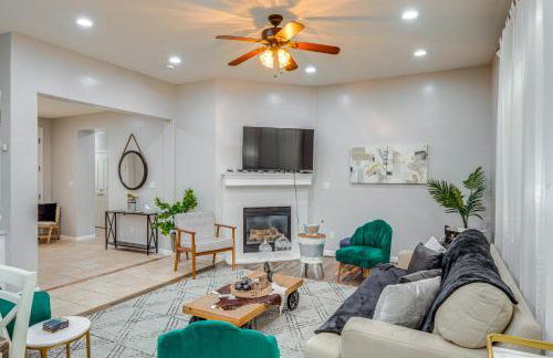 8 Mi to Beach Park Bakersfield Gem with Yard! - Photo 1