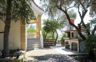 Village House - Photo 20