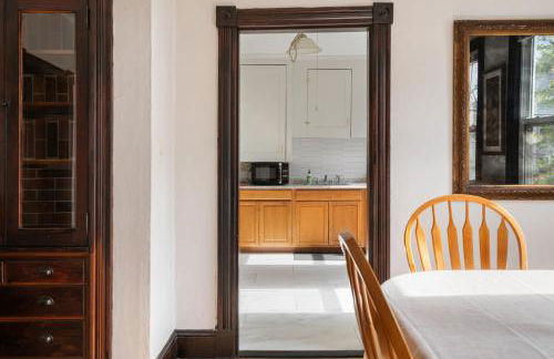 Knock on Wood - Airy Charm in Heart of Downtown - Foto 13