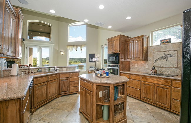 Lakefront Luxury-breathtaking Views-games-firepit - Foto 14