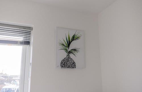 Modern 3 Bed House-Free Parking-by Holiday Homes - Foto 13