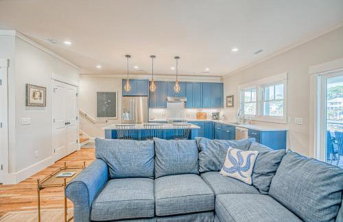NEW LISTING Six Bedrooms - Private Dock - Steps to the Beach - Sleeps 14 - Foto 12