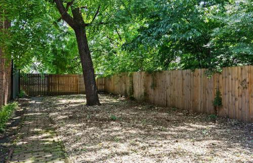 Unique Black Home in the Heart of Shelby Park - Foto 77