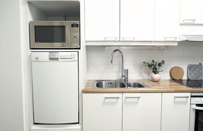 Modern 1BR Apt with Sauna, Balcony & Free Parking - Foto 8