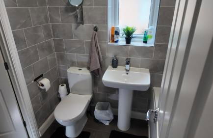 Modern house in City Centre with private parking and gated property - Foto 48