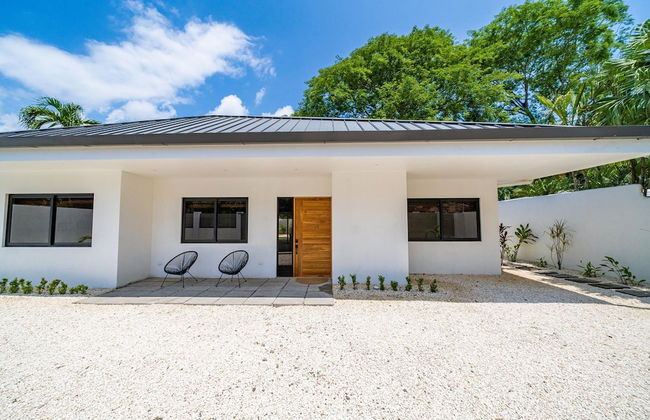 Tropical Brand new 4 BR gem in Potrero Near Beach - Casa Marzo - Photo 33