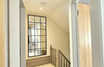 Newly Renovated Gem - Free Parking & Modern Comfort - Foto 28