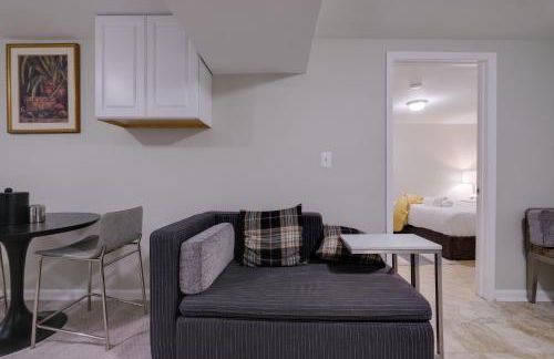 Work and Explore, Cozy Unit 5 Mi to UMD! - Foto 4