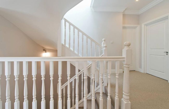 Spacious 7 Bedroom Family Home Barnes - Foto 20