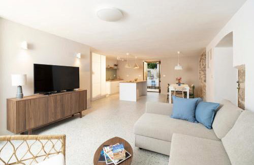 BRAND NEW Stone house MARCELA, 3 double bedrooms, pool - Foto 33