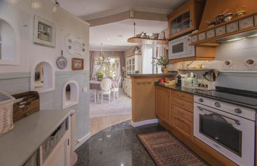 Casa adosada con piscina comunitaria Solo familias no grupos de jovenes - Foto 18