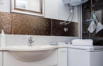 Holiday House Antique - Photo 5