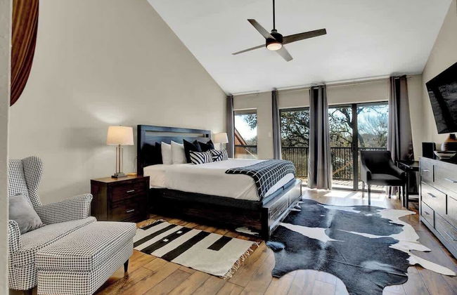 Luxury Riverfront Condo 1 BLK to Schlitterbahn! - Foto 3