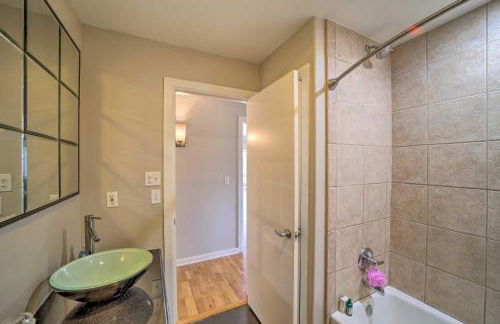 Grand Tulsa Getaway with Private Pond, Dock and Deck - Foto 33