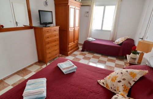 High Quality, Spacious, 4 Bedroom private Villa - Photo 29