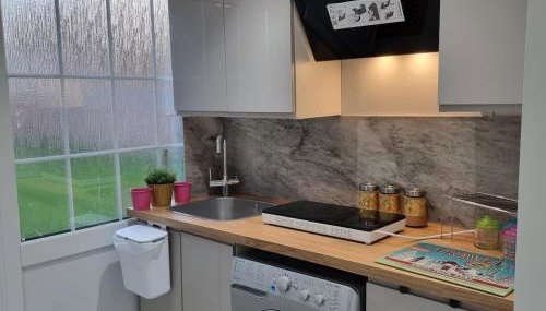 Brand New Studio Apartment! - Photo 2