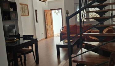 Céntrico adosado cerca de la playa - Foto 5