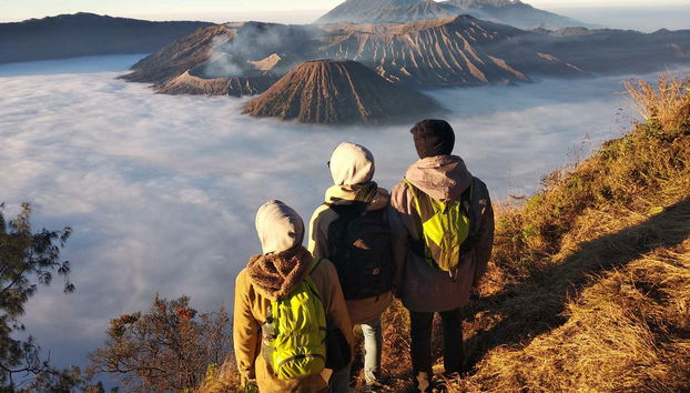 Contemplando la vista sul Monte Bromo