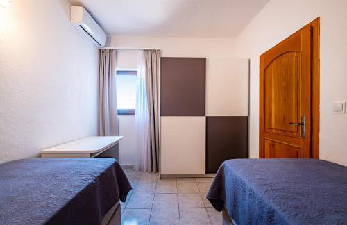 Villa Kadena - Luxury Seaside Villa with Private Heated Pool - Photo 46