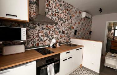 R8 Trabajo y Descanso Premium Junto a Metro Madrid - Photo 7